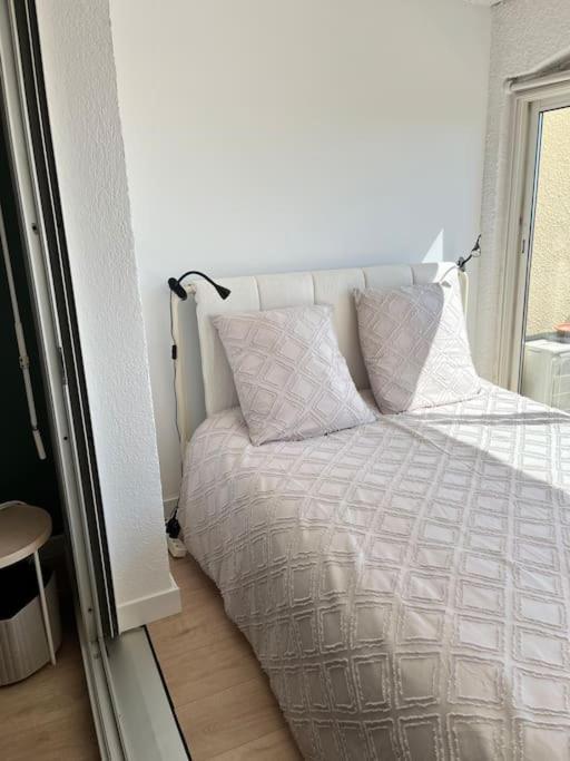 Studio Vue Mer Avec Piscine Et Terrain De Tennis Sausset-les-Pins Bagian luar foto