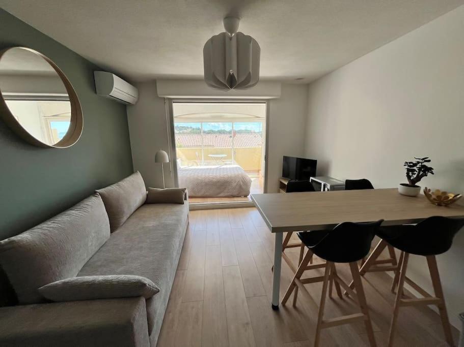 Studio Vue Mer Avec Piscine Et Terrain De Tennis Sausset-les-Pins Bagian luar foto