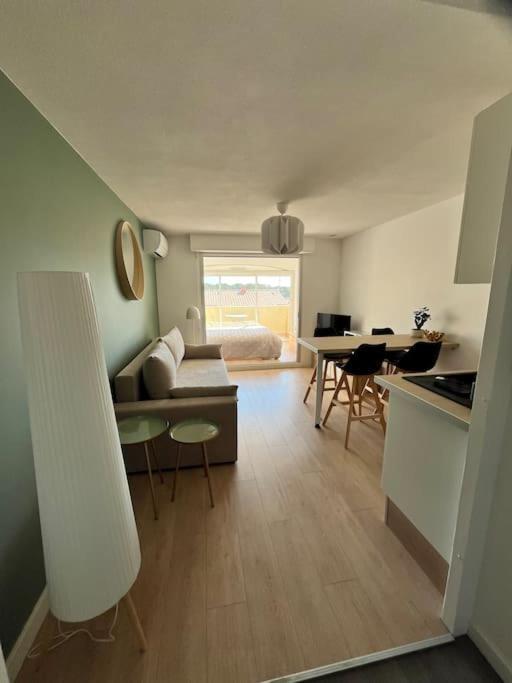 Studio Vue Mer Avec Piscine Et Terrain De Tennis Sausset-les-Pins Bagian luar foto